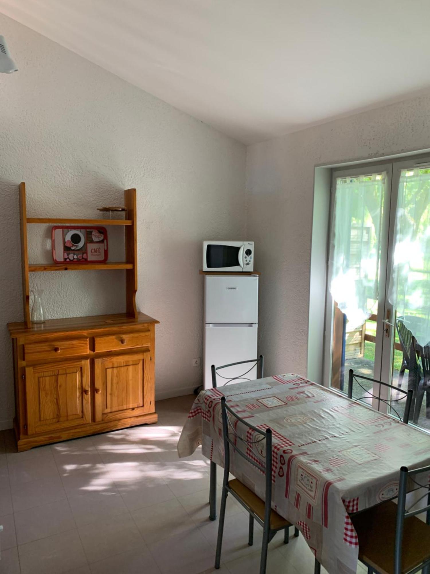 Camping Le Saillet Lestelle-Betharram Номер фото