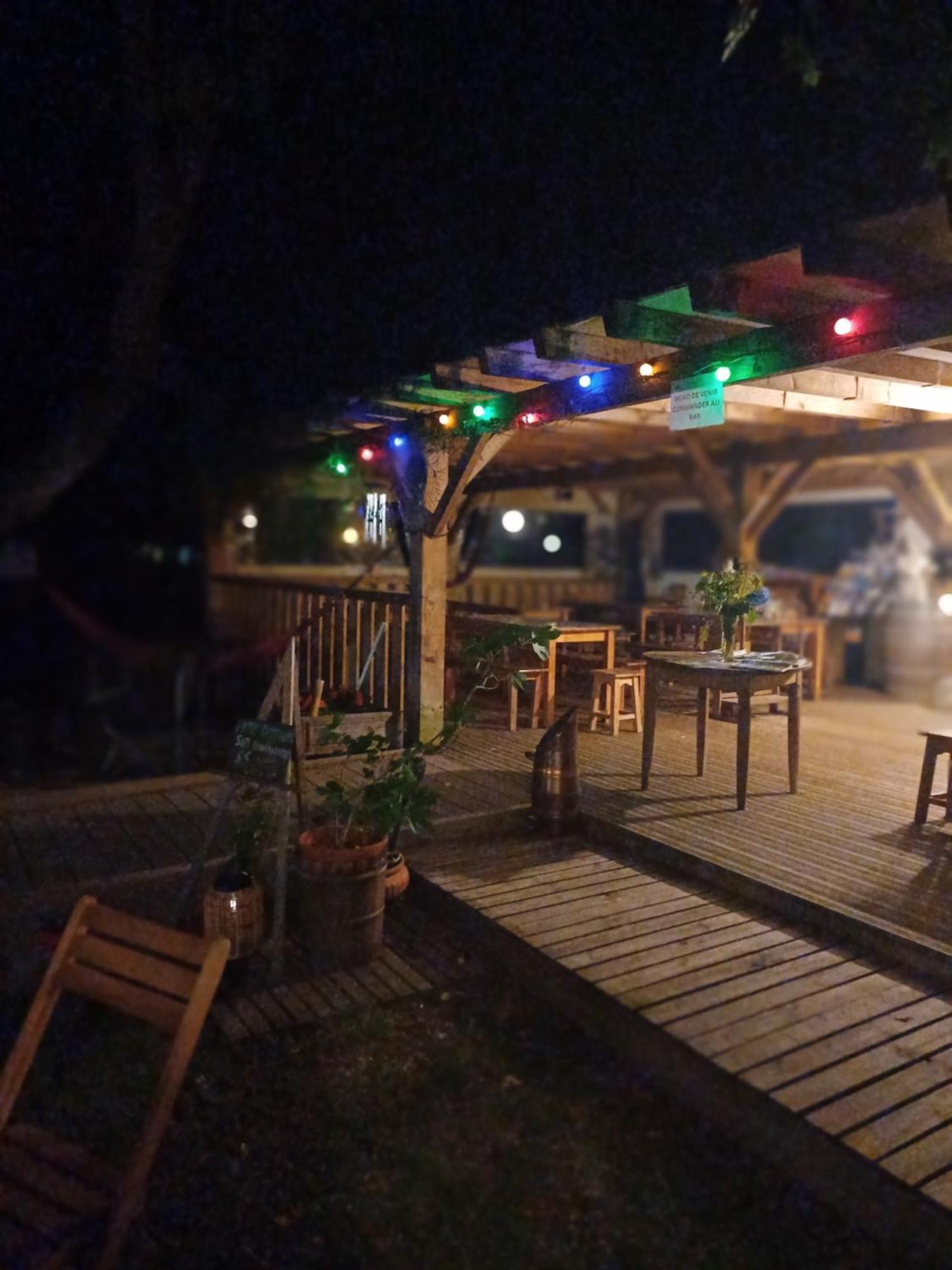 Camping Le Saillet Lestelle-Betharram Екстер'єр фото