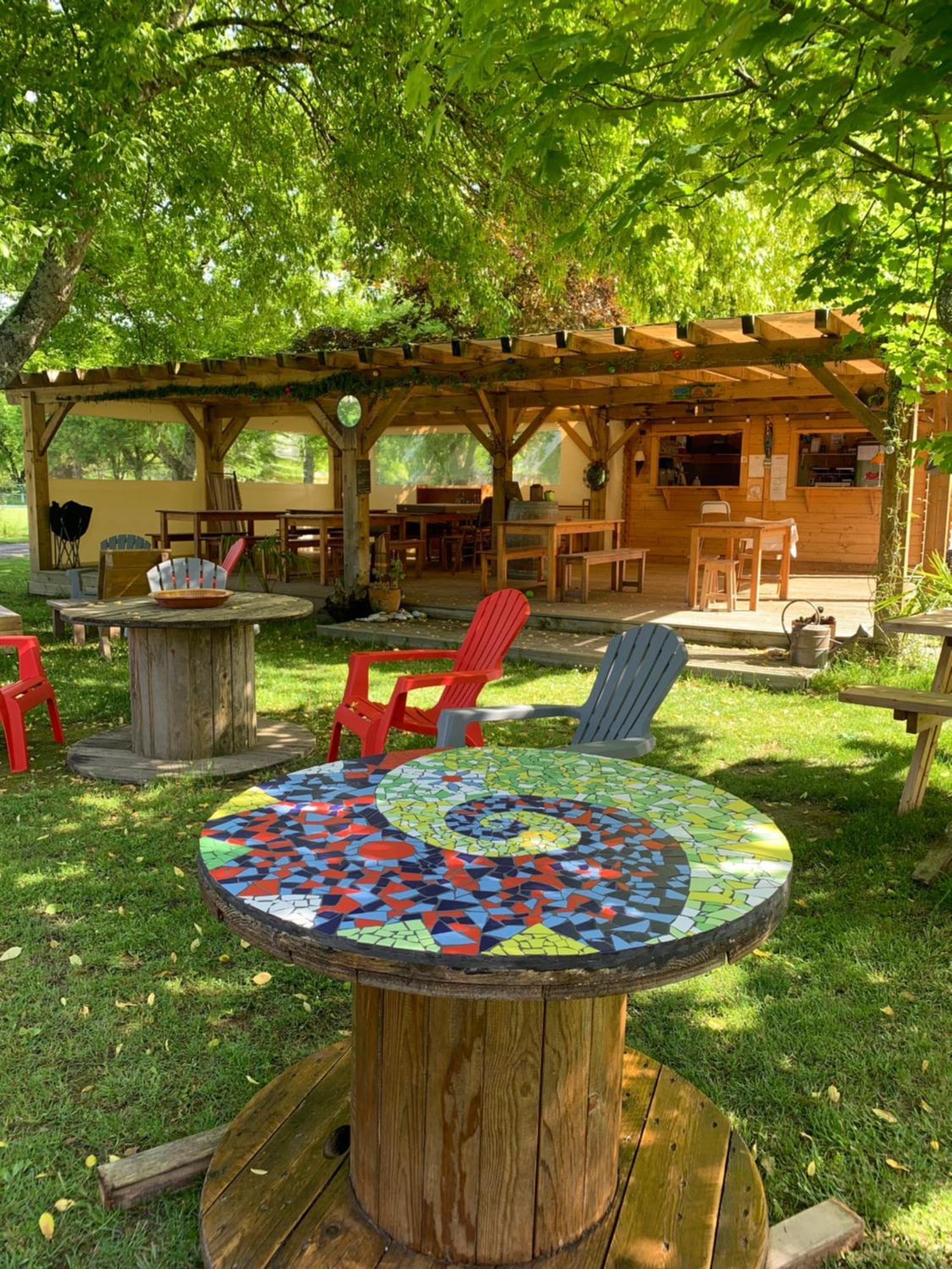 Camping Le Saillet Lestelle-Betharram Екстер'єр фото