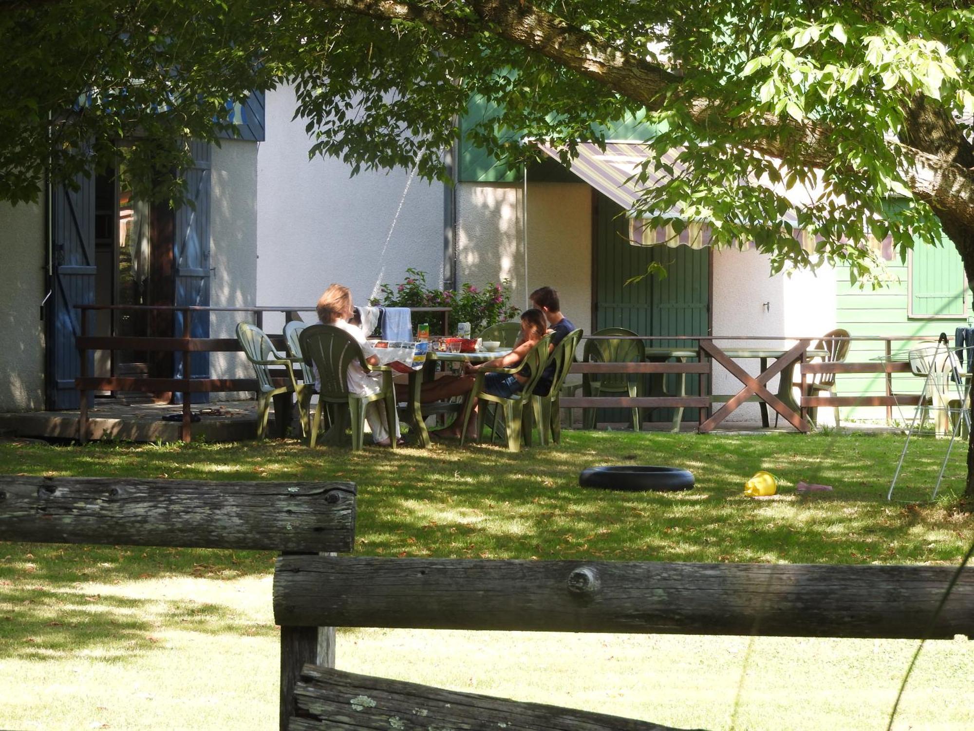 Camping Le Saillet Lestelle-Betharram Екстер'єр фото